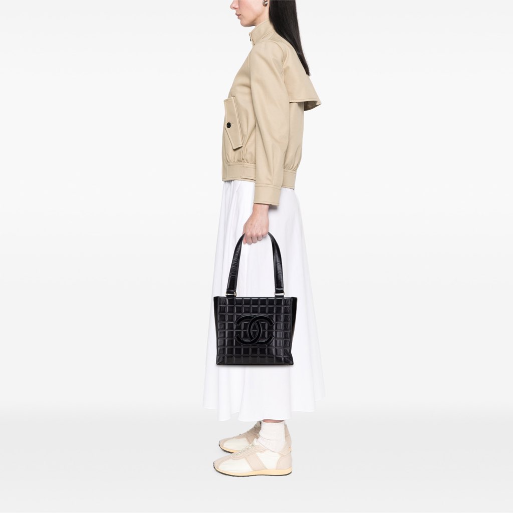 Chanel CC Chocolate Bar Lambskin Tote - Image 13