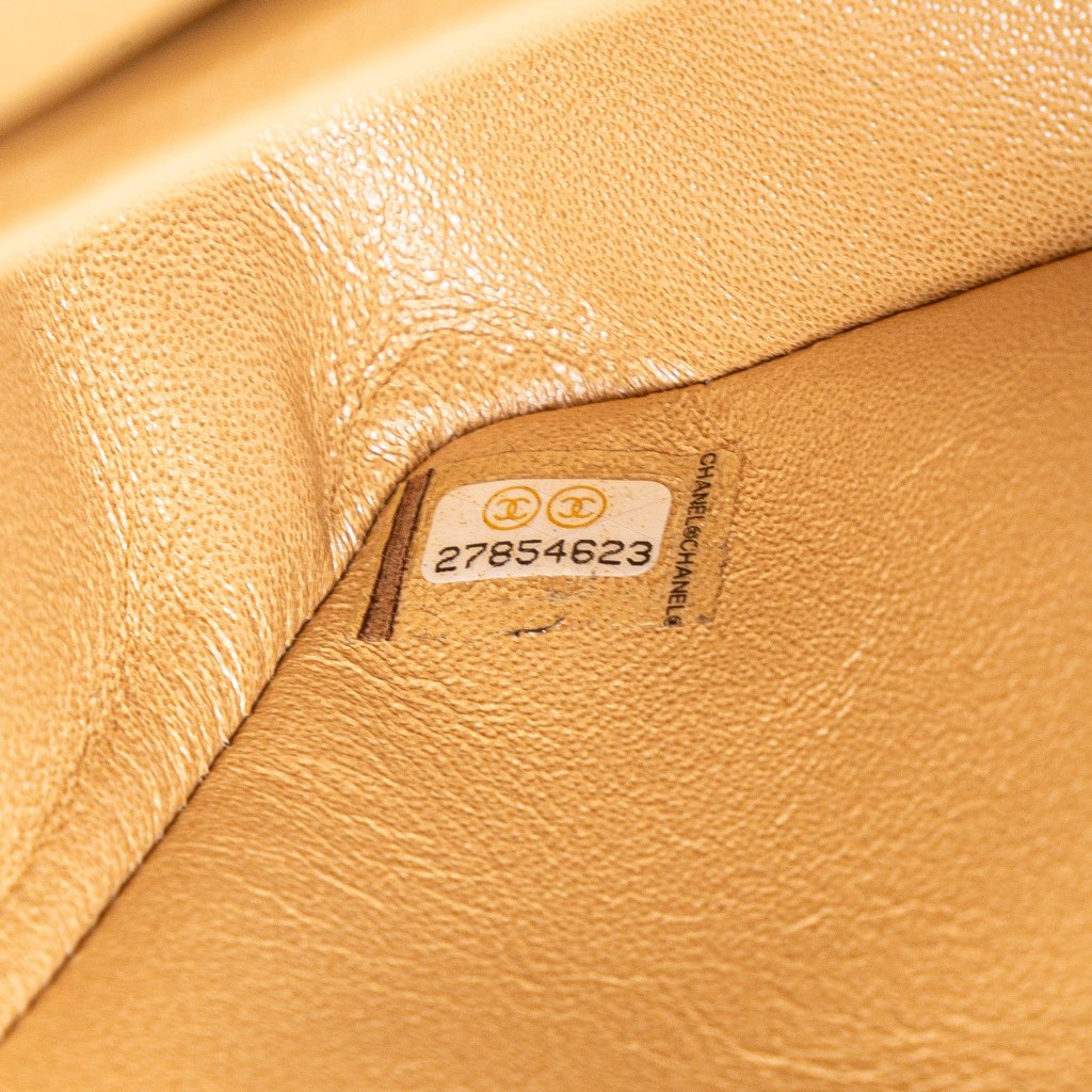 Chanel Medium Classic Iridescent Caviar Double Flap - Detail 1