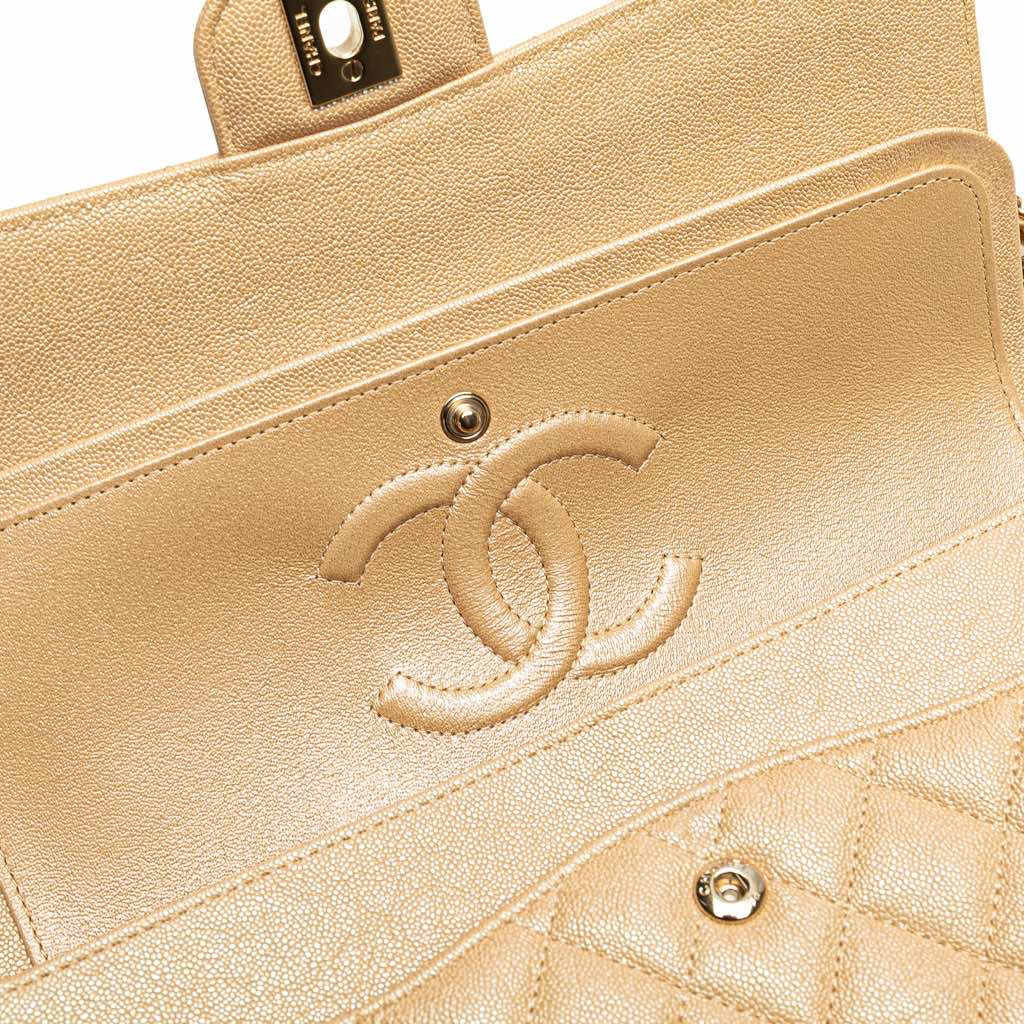 Chanel Medium Classic Iridescent Caviar Double Flap - Detail 2