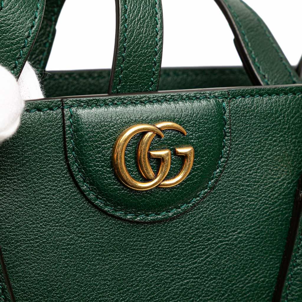 Gucci Small Calfskin Bamboo Diana Convertible Bucket Bag - Detail 2