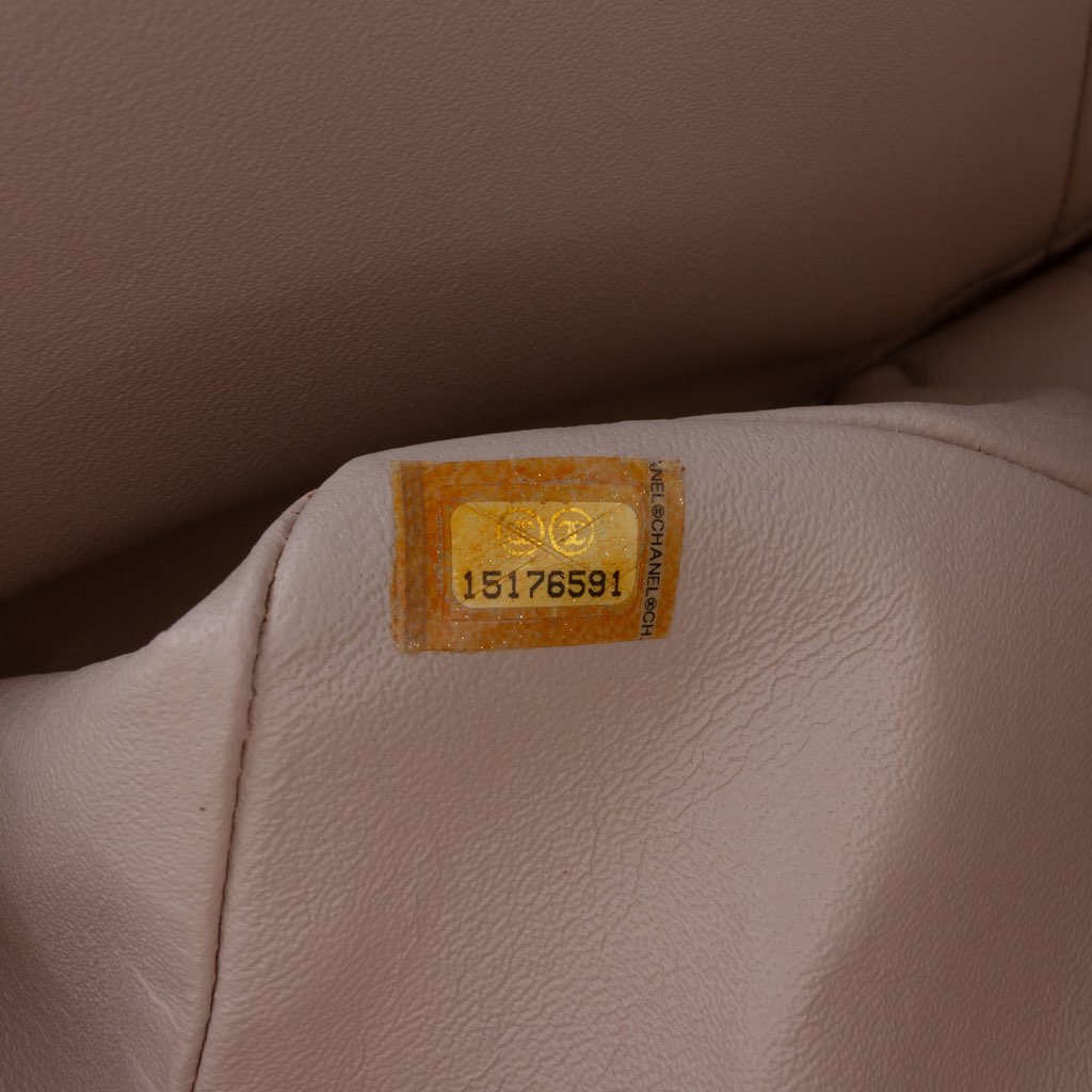 Chanel Jumbo Classic Lambskin Double Flap - Detail 1