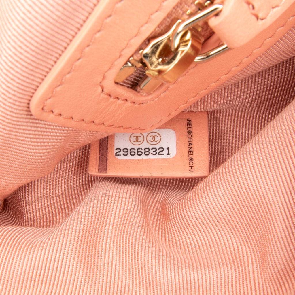 Chanel Medium Tweed Deauville O Case - Detail 1