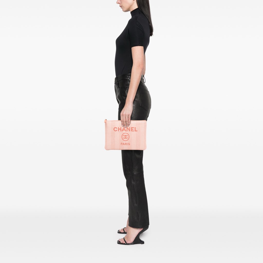 Chanel Medium Tweed Deauville O Case - Image 12