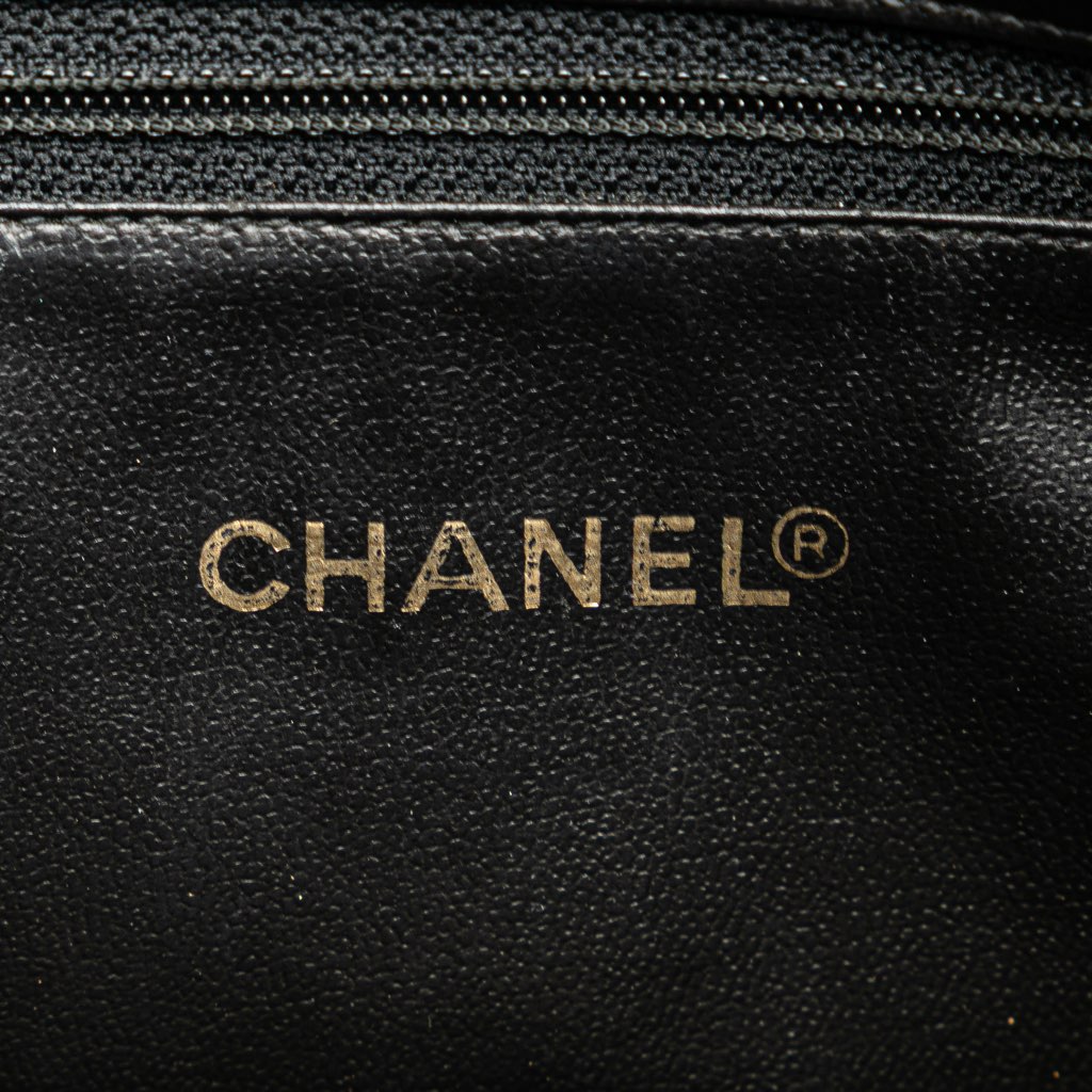 Chanel CC Caviar Shoulder Bag - 5