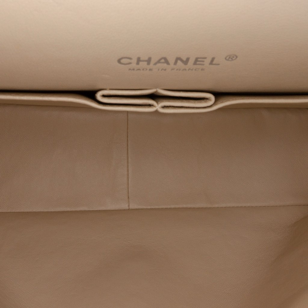 Chanel Maxi Classic Caviar Double Flap - 4