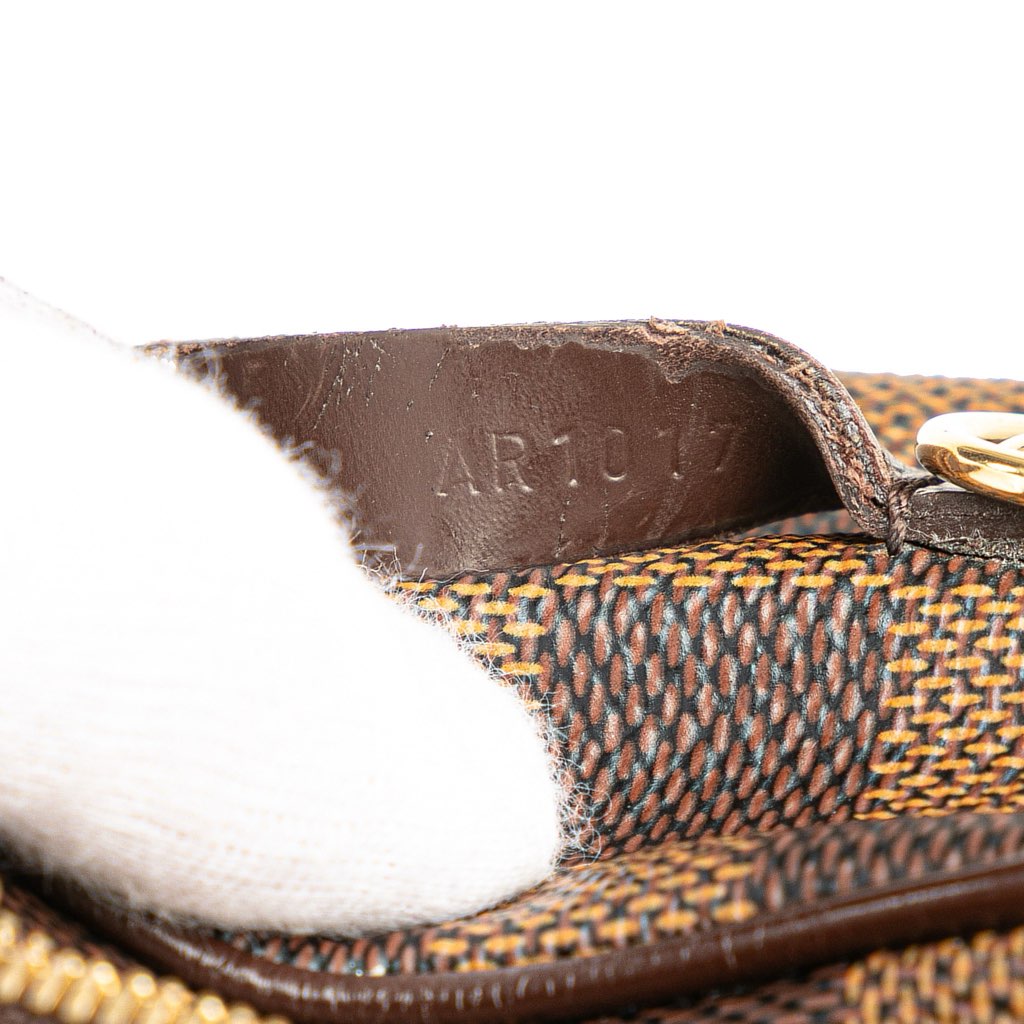 Louis Vuitton Damier Ebene Etui Okapi PM - Detail 1