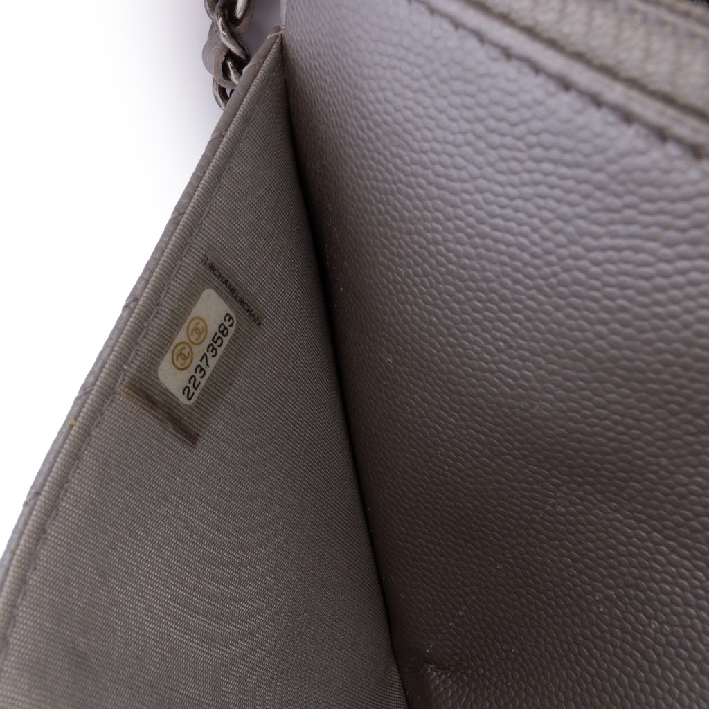 Chanel Chevron Metallic Caviar Boy Wallet On Chain - Detail 1