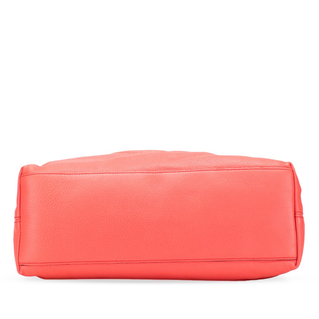 Gucci Medium Leather Soho Chain Tote - Image 6