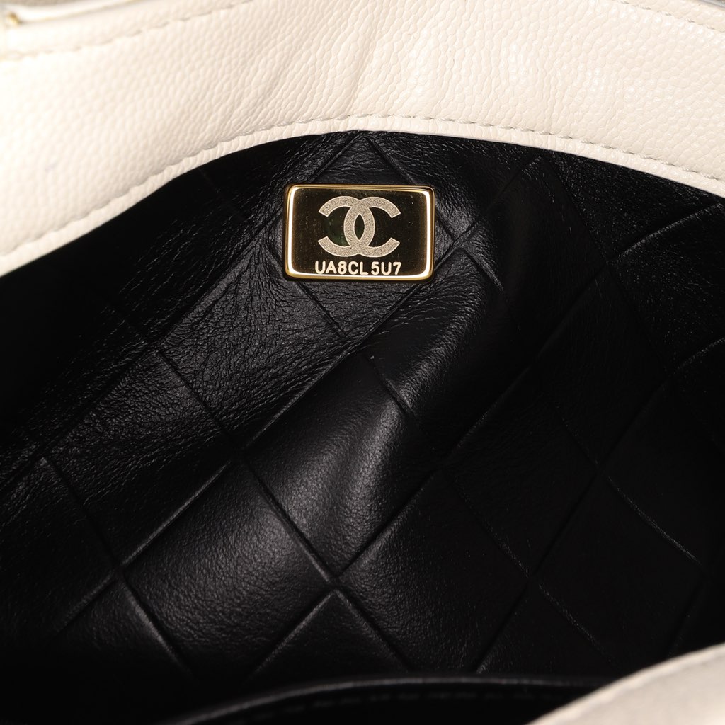 Chanel CC Quilted Lambskin Round Moon Messenger Flap - Detail 1