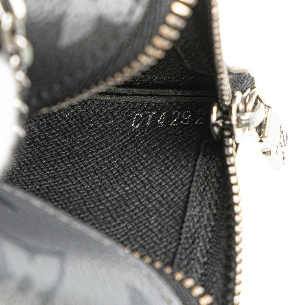 Louis Vuitton Monogram Eclipse Reverse Pochette Cles - Detail 1