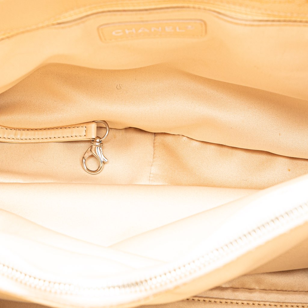 Chanel Caviar Grand Shopping Tote - 4