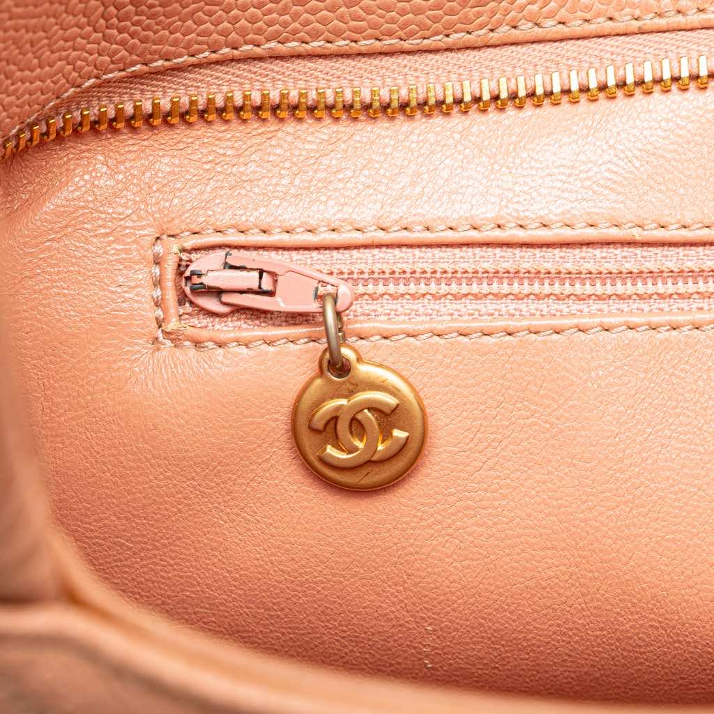 Chanel Caviar Medallion Tote - Detail 2