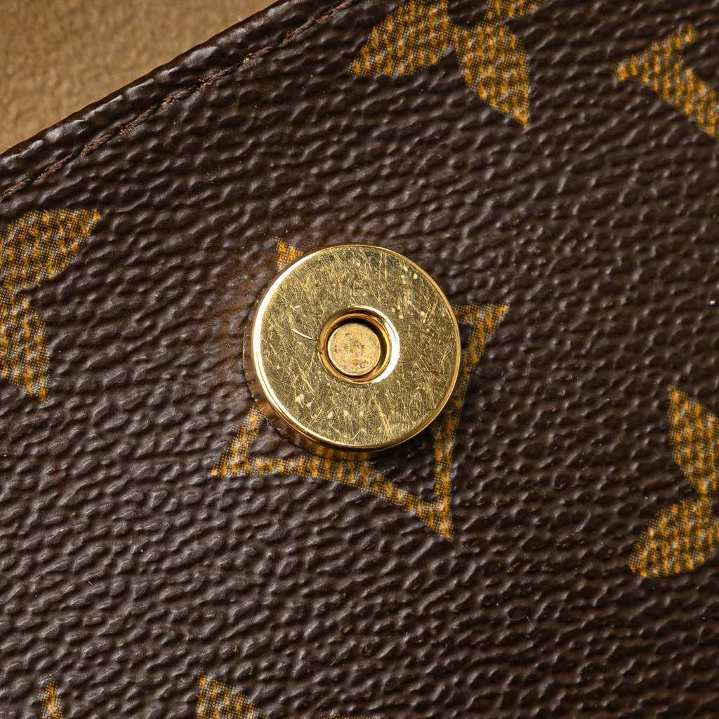 Louis Vuitton Monogram Pochette Florentine - Detail 1