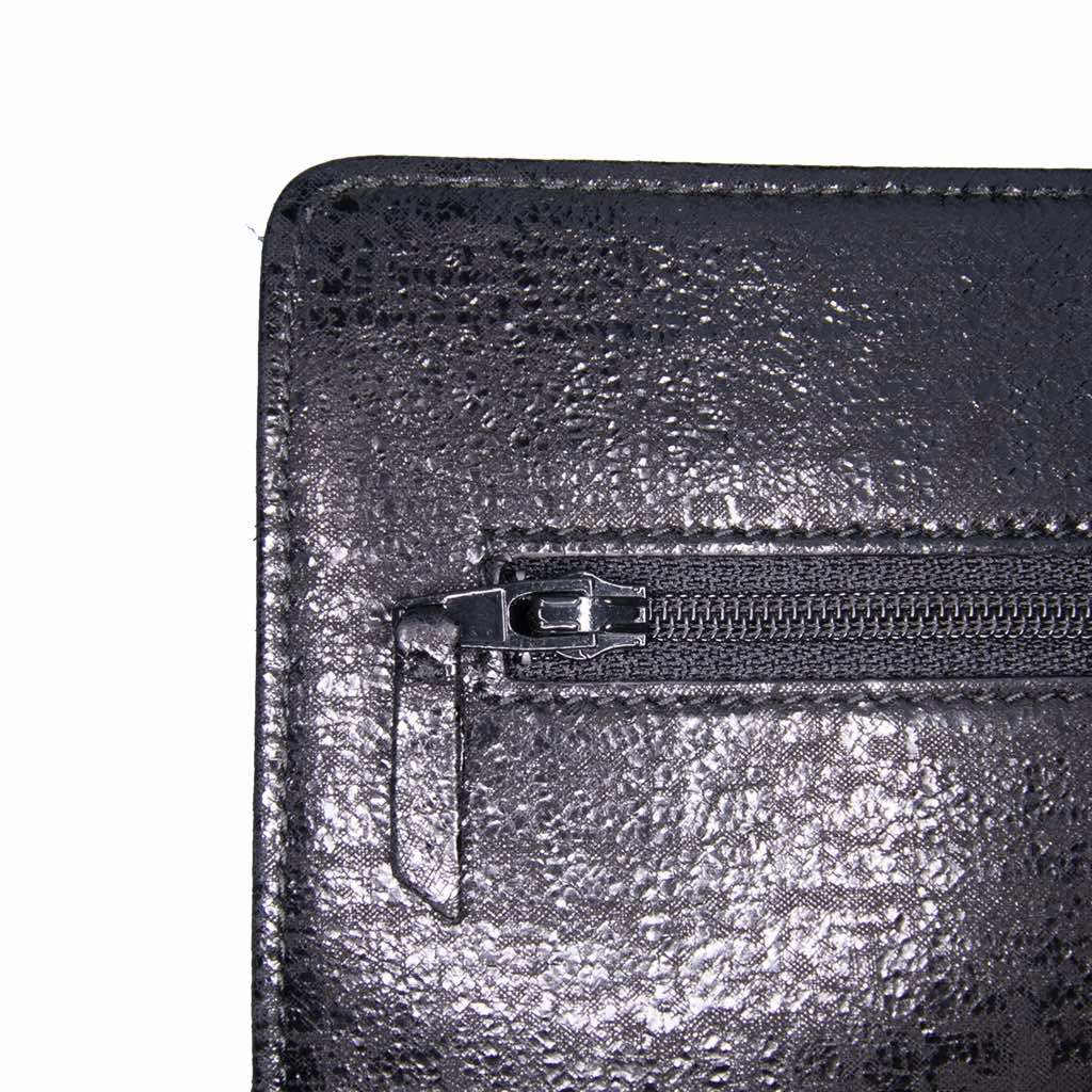 Chanel CC Quilted Crinkled Patent Wallet On Chain - Detail 2