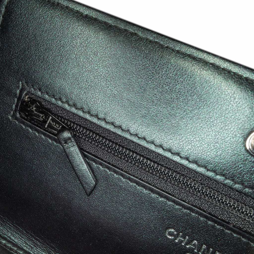 Chanel CC Chevron Quilted Crumpled Calfskin Wallet On Chain - Detail 2