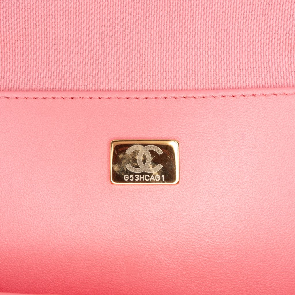 Chanel Lambskin CC in Love Heart Crossbody - Detail 1