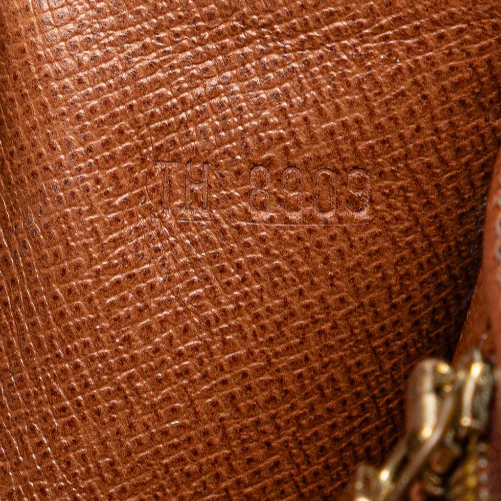 Louis Vuitton Monogram Pochette Dame GM - Detail 1