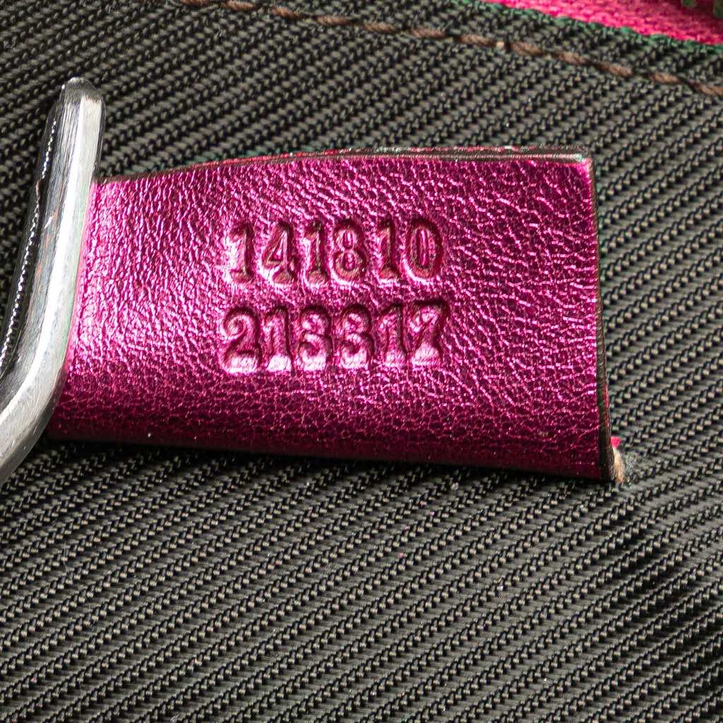 Gucci Metallic Guccissima Pouch - Detail 1