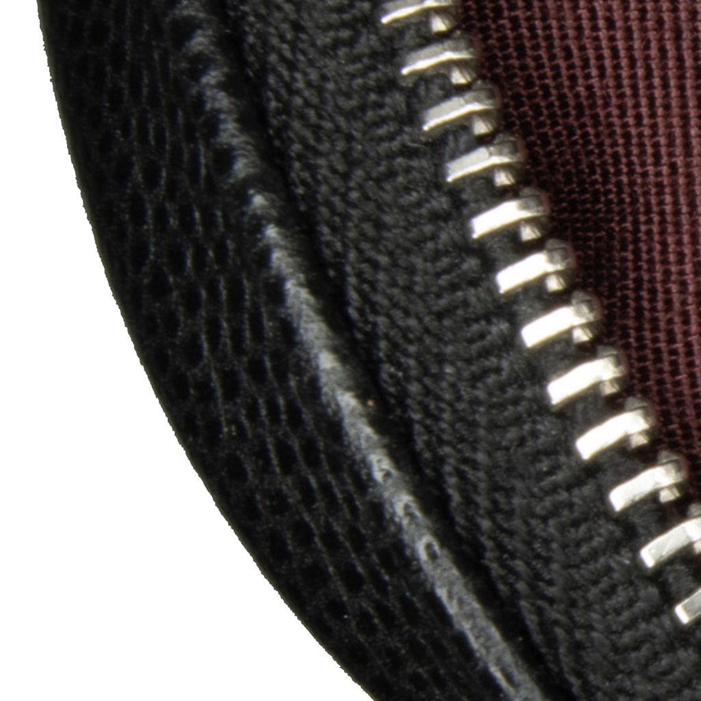 Chanel CC Quilted Caviar Round Clutch With Chain - Image 13