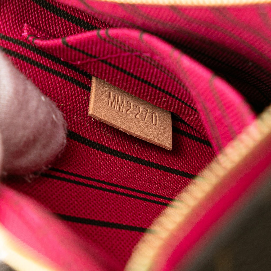 Louis Vuitton Monogram Neverfull Pouch - Detail 1