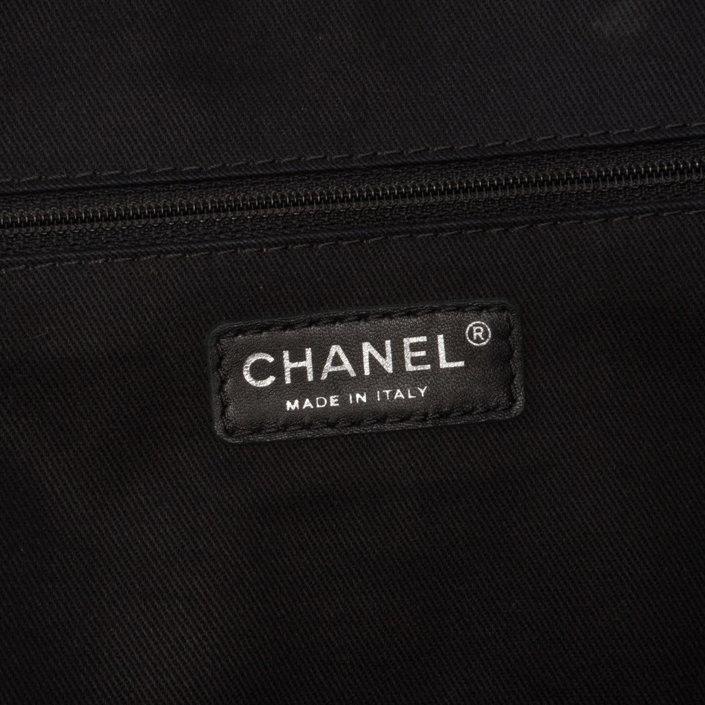 Chanel Jumbo Quilted Caviar Easy Flap - Side view