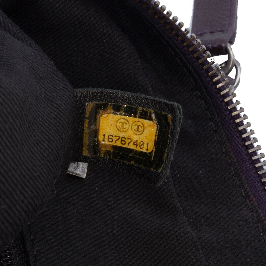 Chanel Jumbo Quilted Caviar Easy Flap - Detail 1