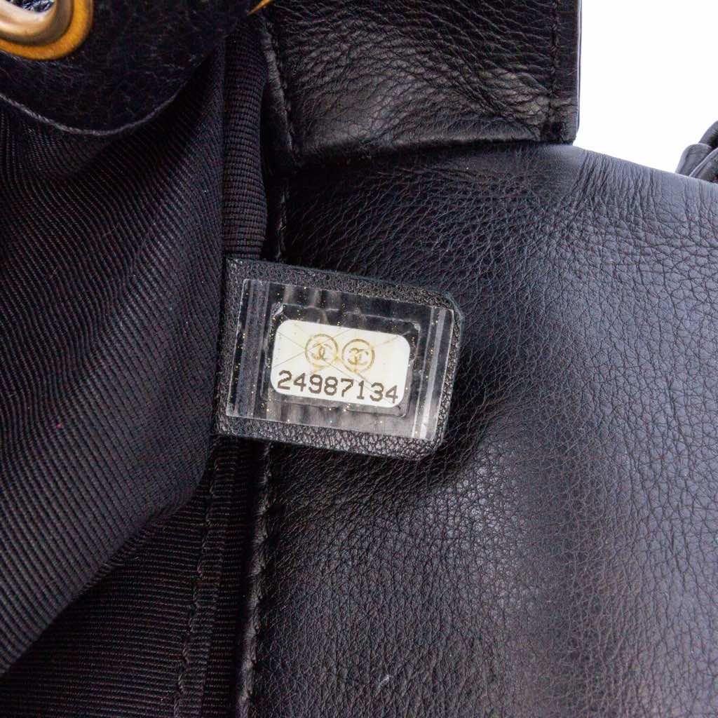 Chanel CC Chevron Calfskin Round Flap Satchel - Detail 1