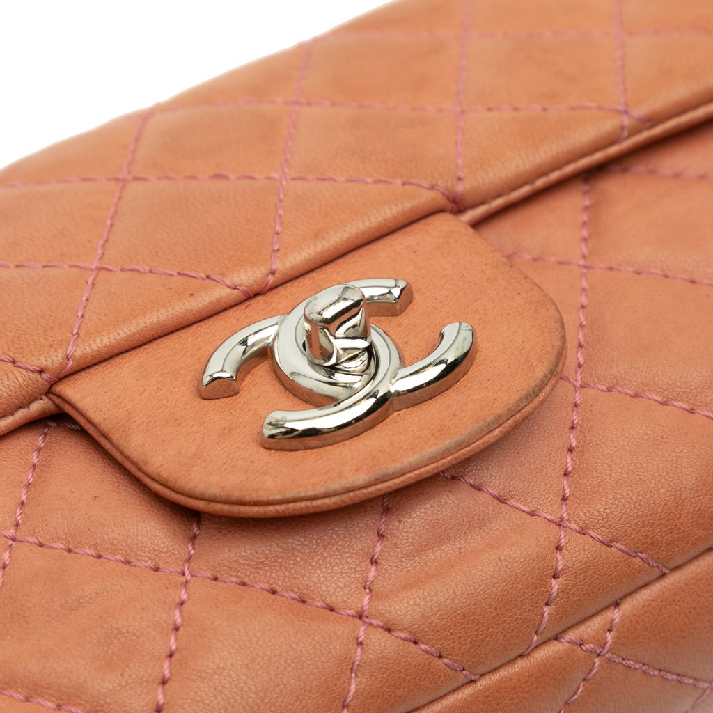 Chanel Classic Lambskin East West Single Flap - Detail 2