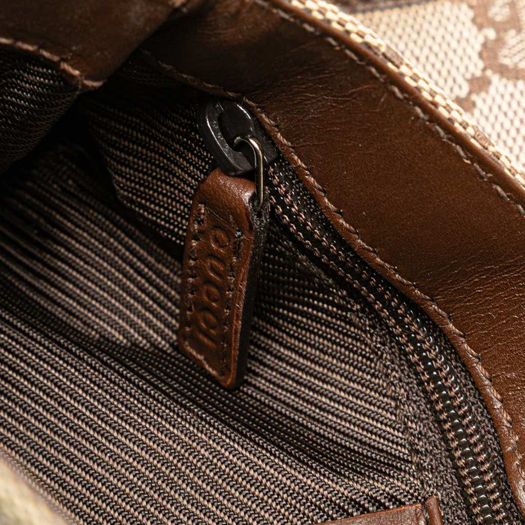 Gucci GG Canvas Jackie Belt Bag - Detail 2