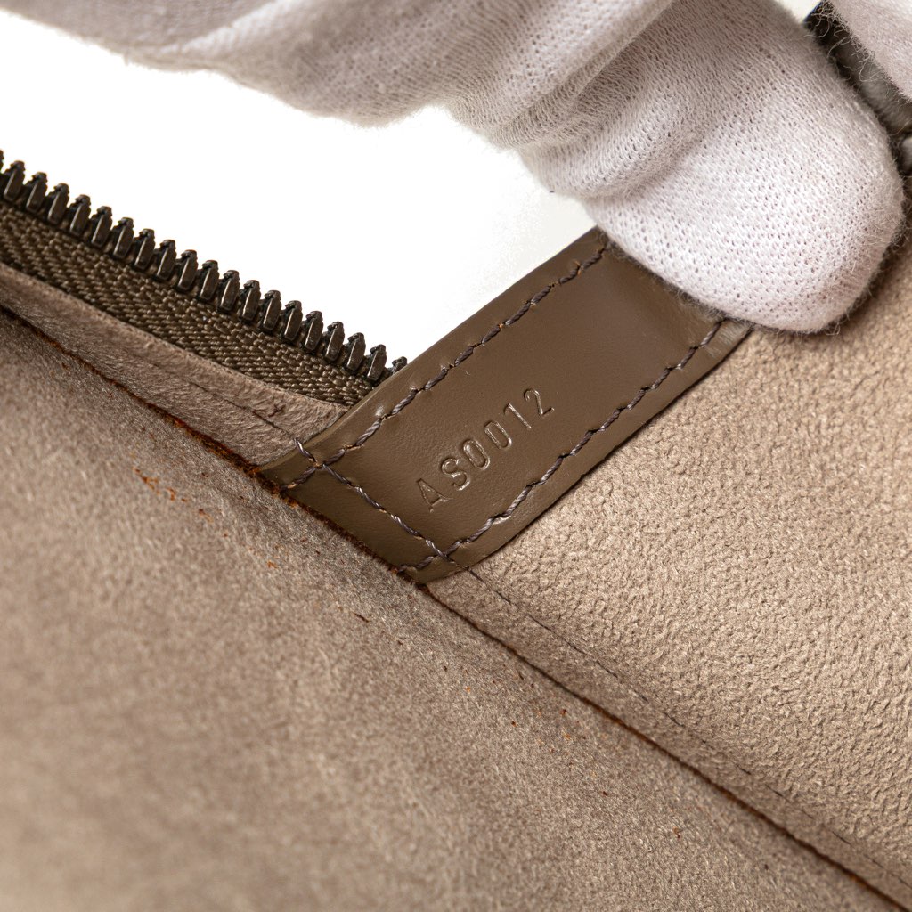 Louis Vuitton Epi Lussac - Side view