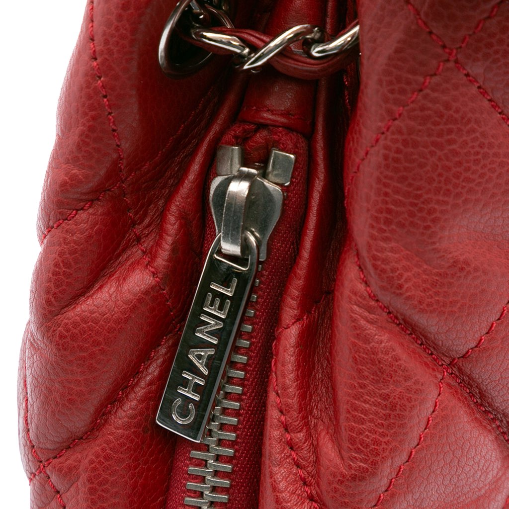 Chanel Quilted Caviar Expandable Zip Tote - Image 11