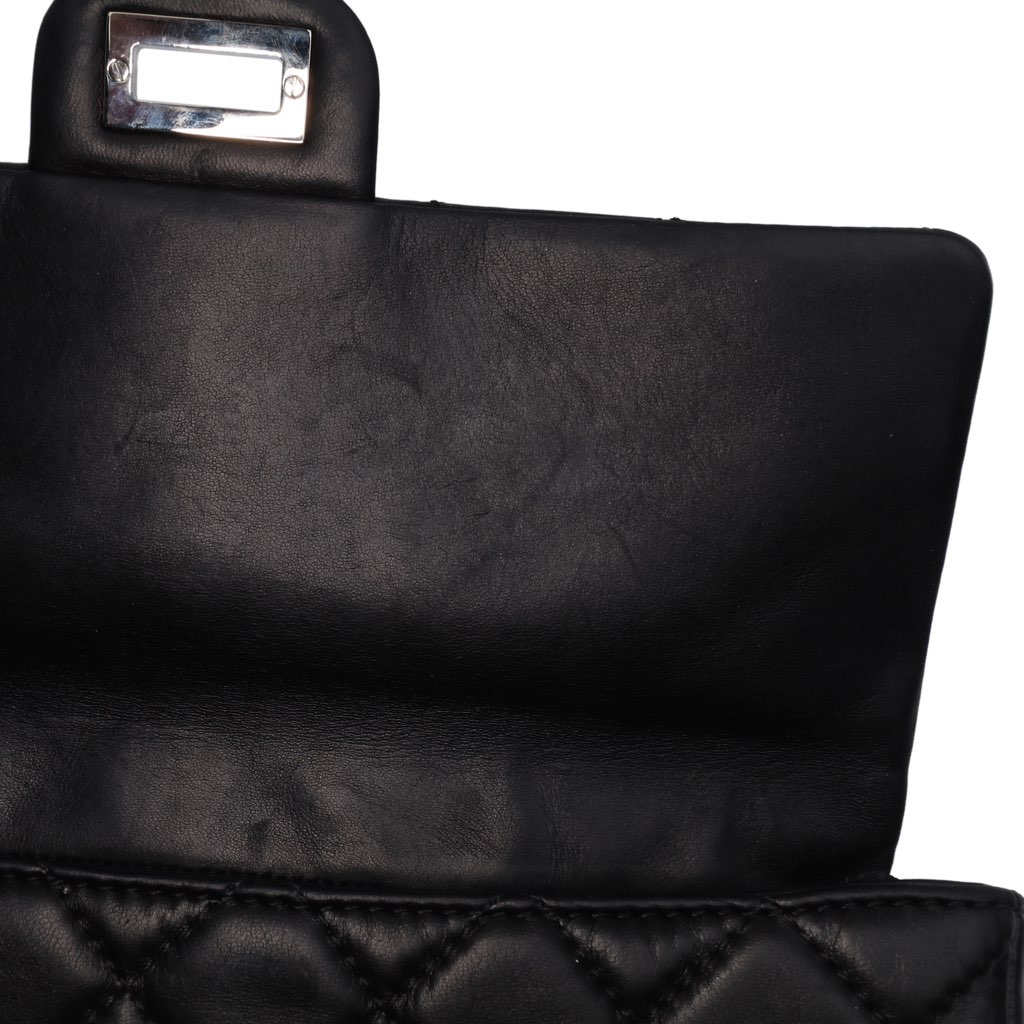 Chanel Reissue 2.55 Metallic Lambskin Roll Clutch - Detail 2