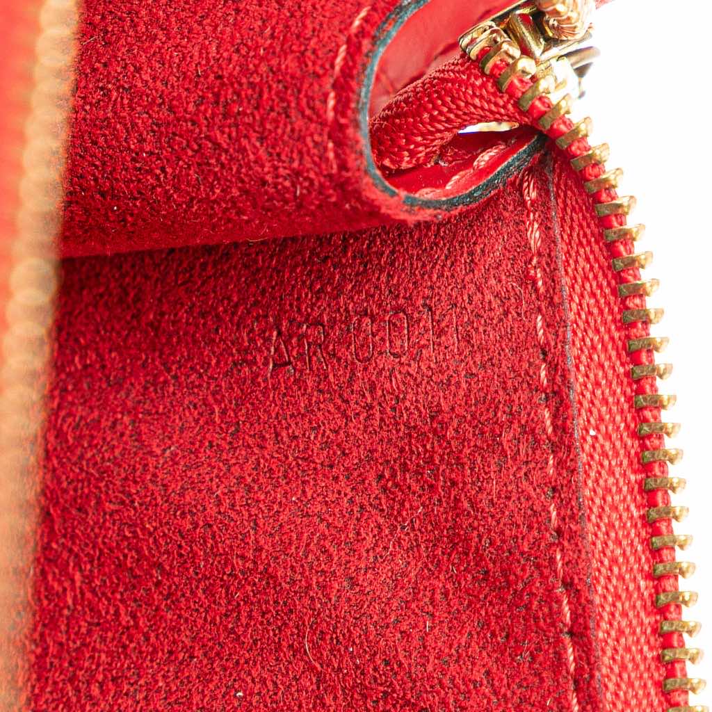 Louis Vuitton Epi Pochette Accessoires - Detail 1