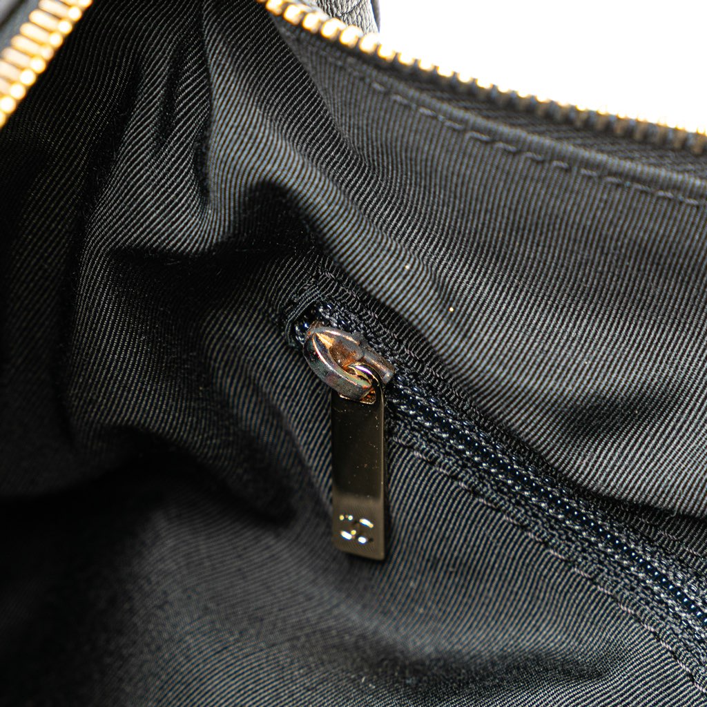 Chanel CC Choco Bar Lambskin Shoulder Bag - Detail 2