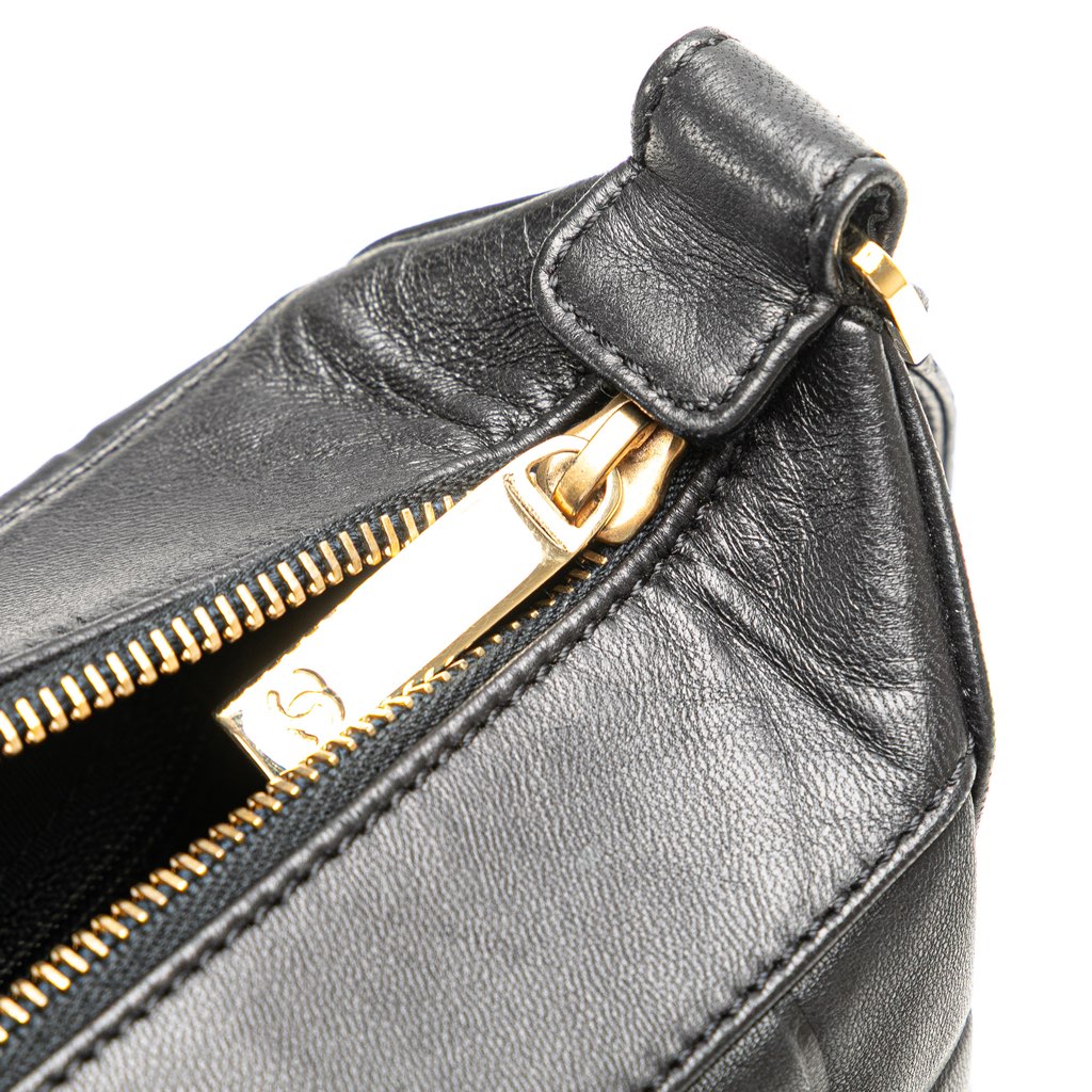 Chanel CC Choco Bar Lambskin Shoulder Bag - Image 10