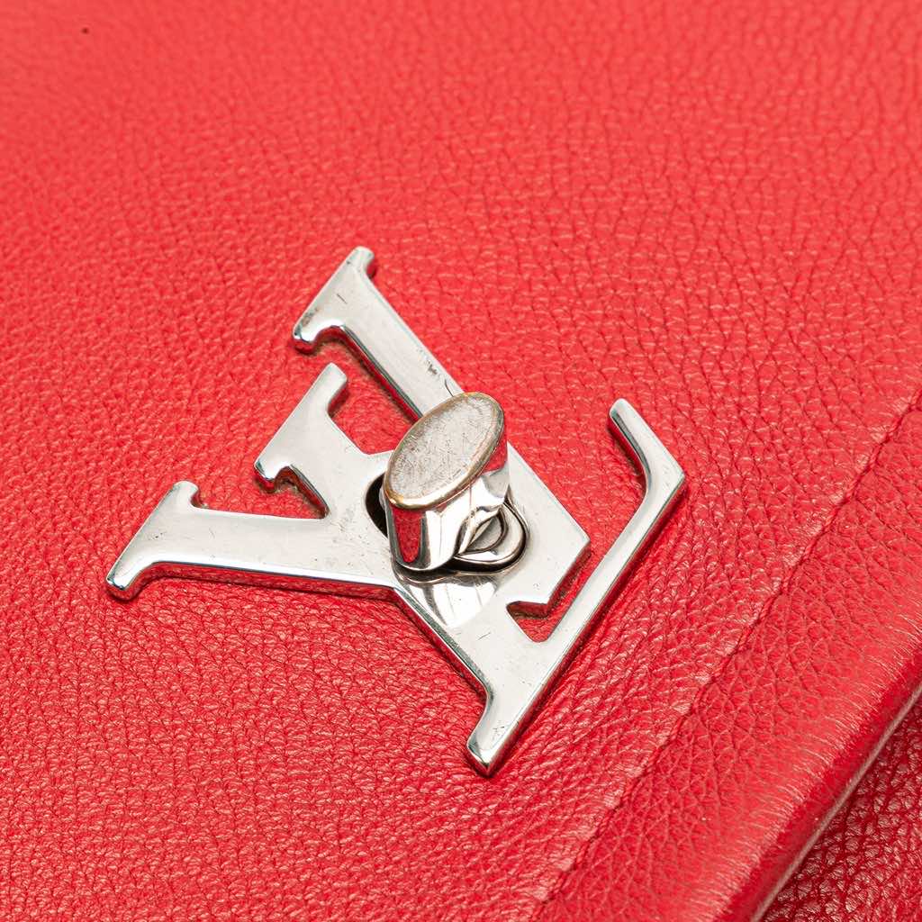 Louis Vuitton Leather Lockme II BB - Detail 2