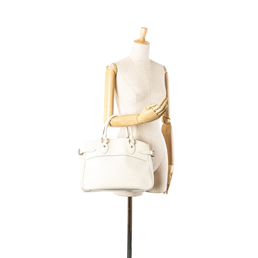 Louis Vuitton Epi Passy PM - Image 15