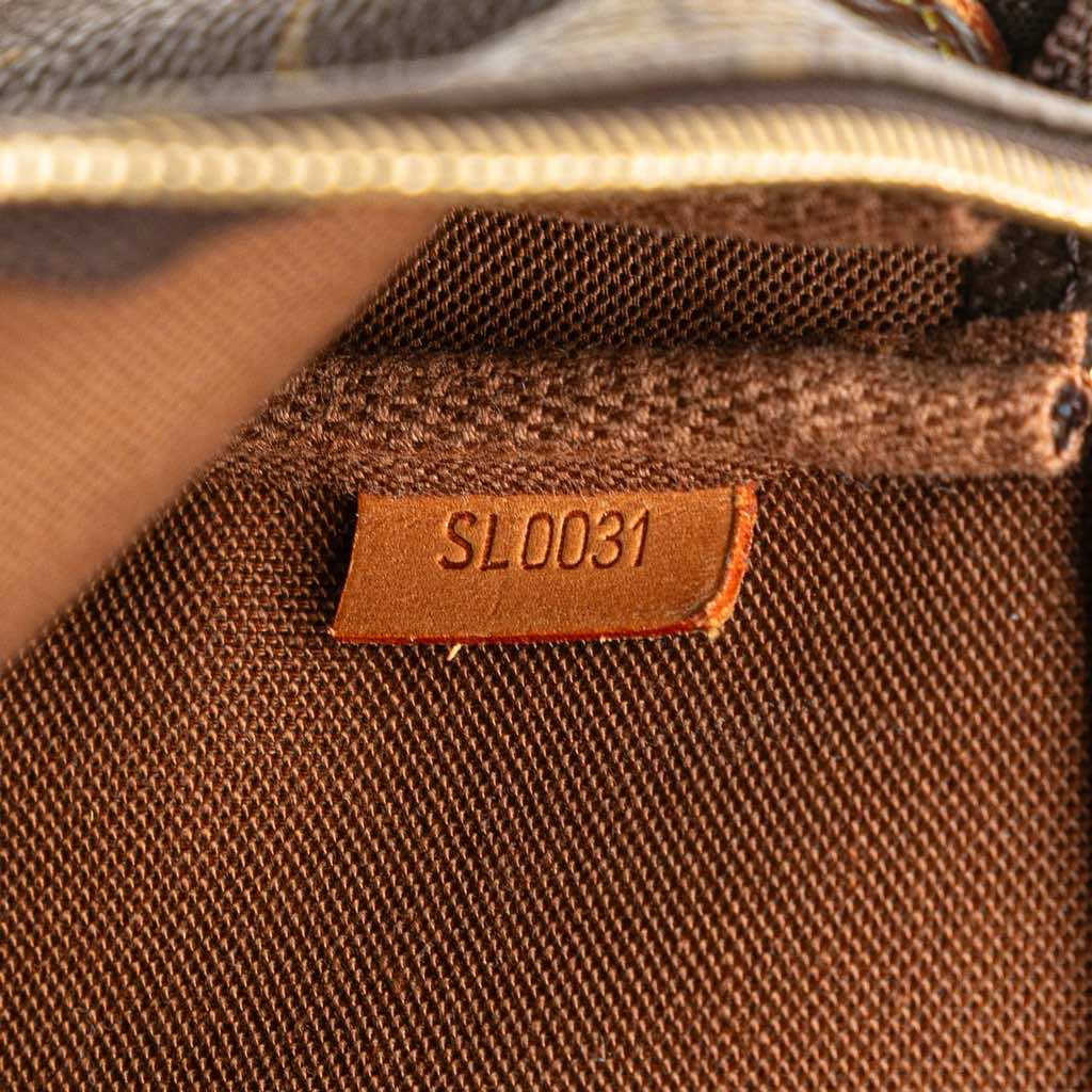 Louis Vuitton Monogram Pochette Accessoires - Side view