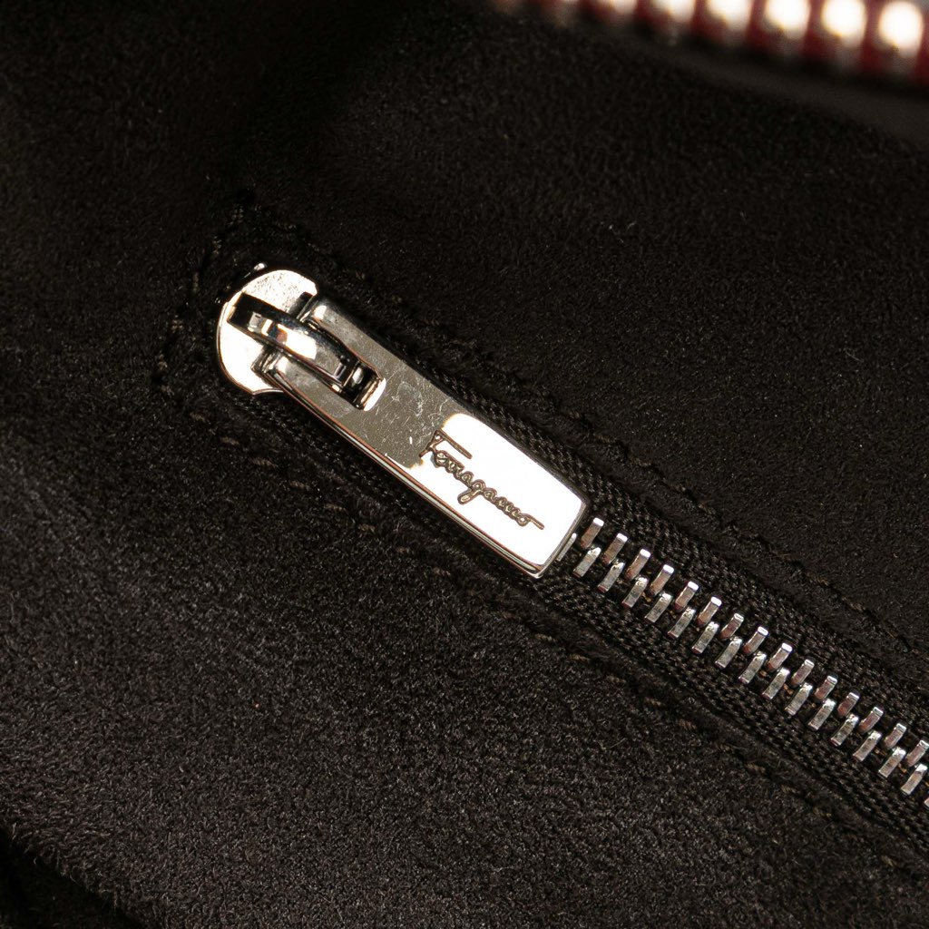 Salvatore Ferragamo Leather Verve Tote - Detail 2