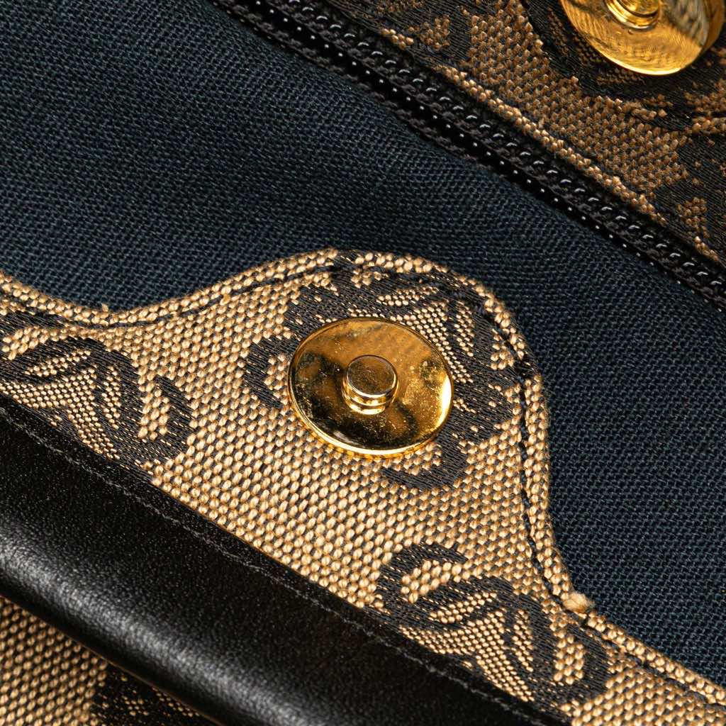 Loewe Anagram Canvas Tote - Detail 2