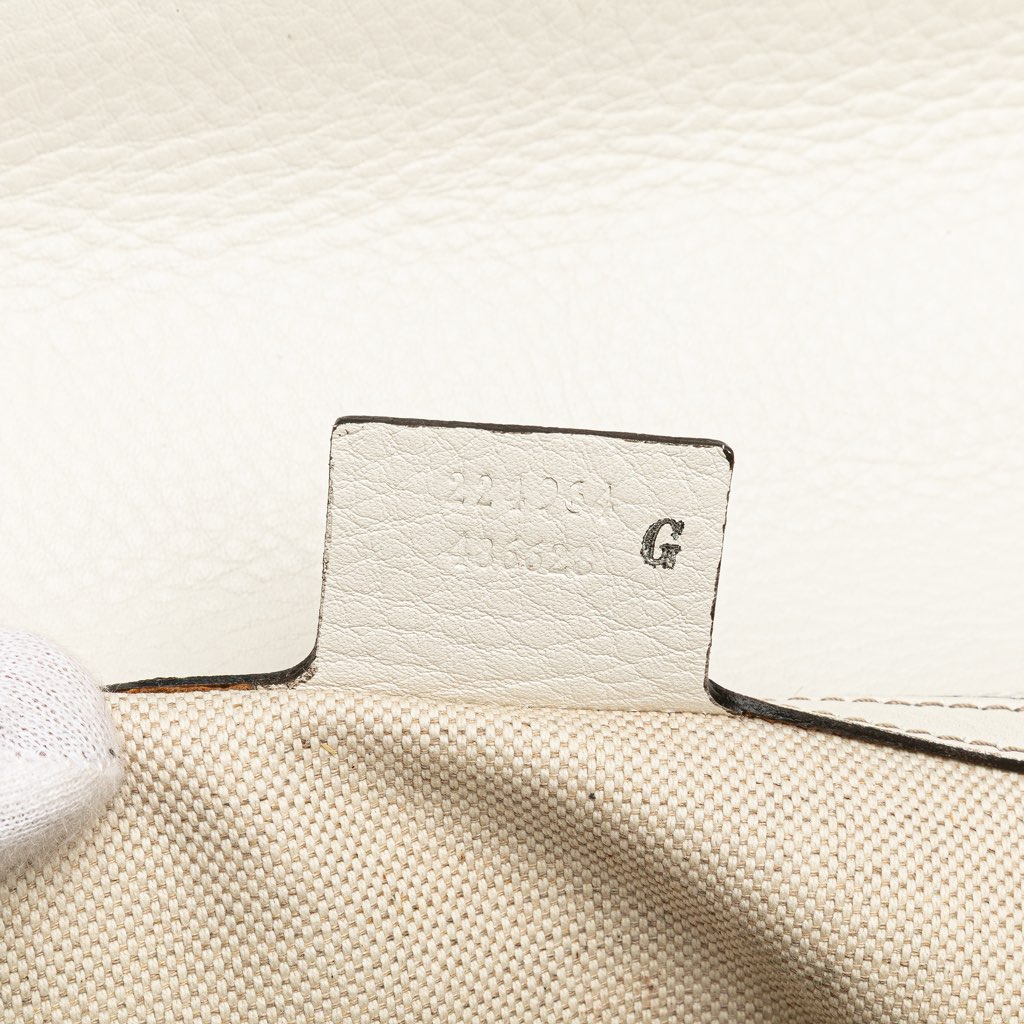 Gucci Medium GG Canvas New Bamboo Satchel - Detail 1