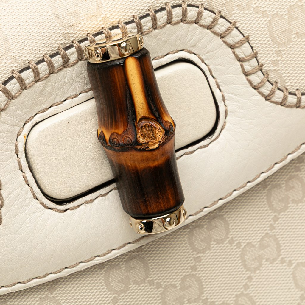 Gucci Medium GG Canvas New Bamboo Satchel - Detail 2