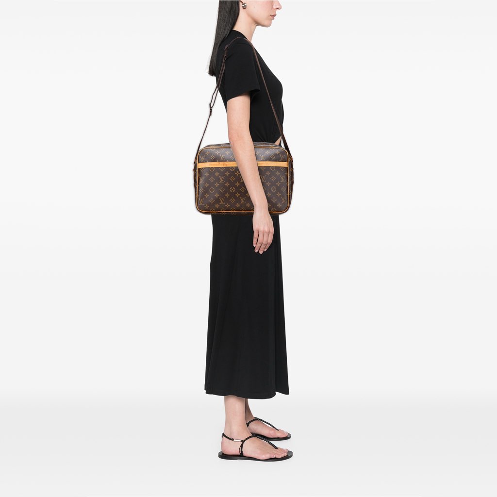 Louis Vuitton Monogram Reporter GM - Image 12