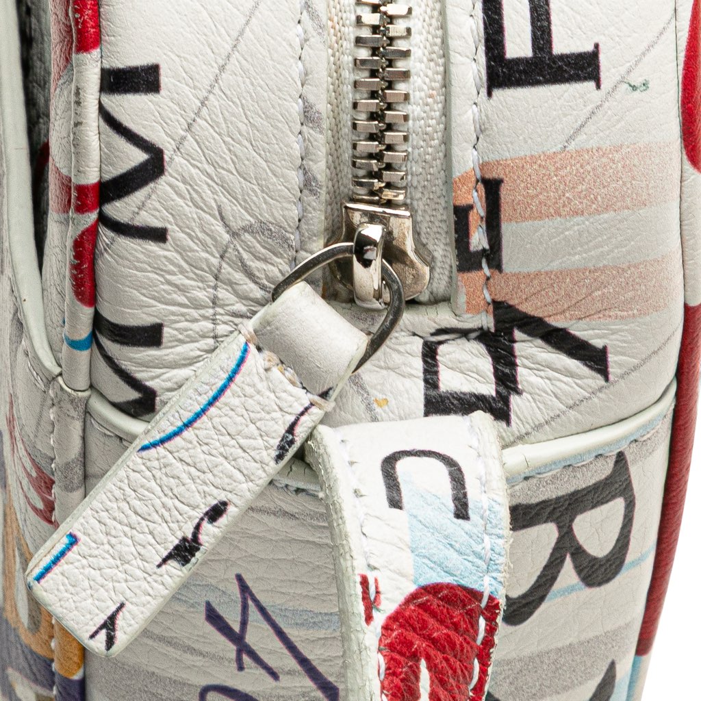 Balenciaga S Calfskin Logo Print Everyday Camera Bag - Detail 2
