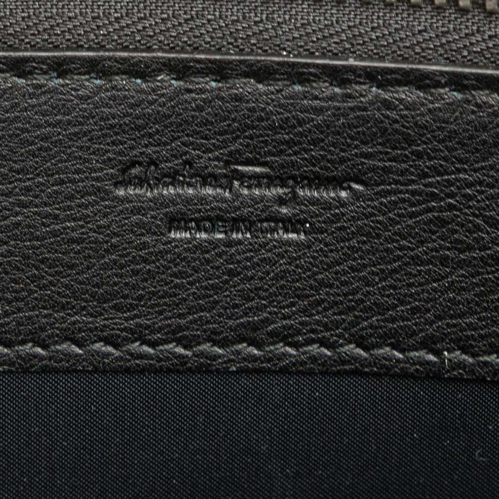 Salvatore Ferragamo Leather Logo Clutch - Detail 1