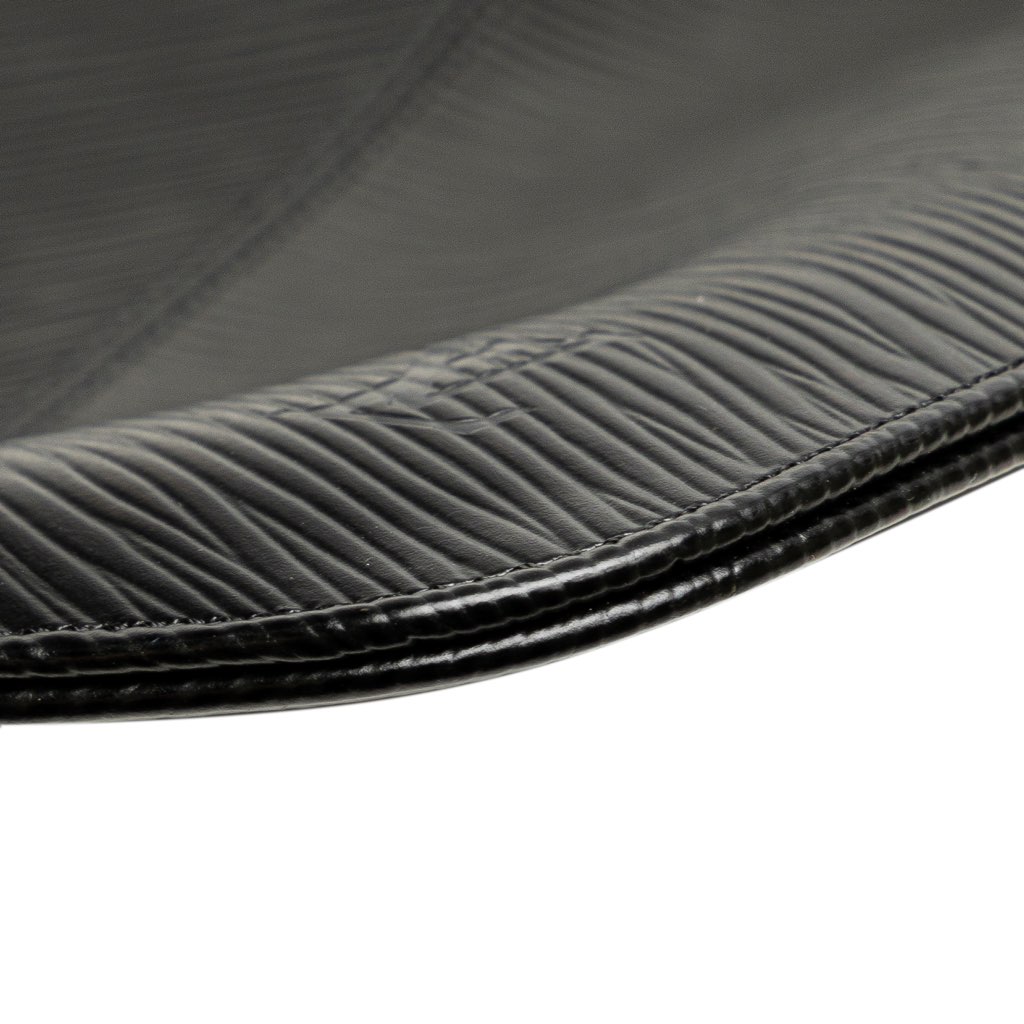 Louis Vuitton Epi Demi Lune - Detail 2