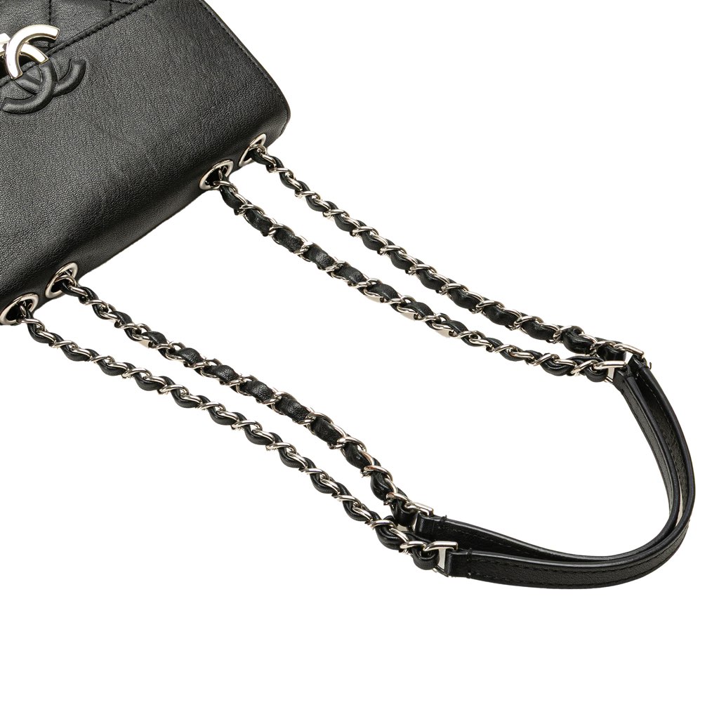 Chanel Small Quilted Goatskin CC Box Flap - Image 12