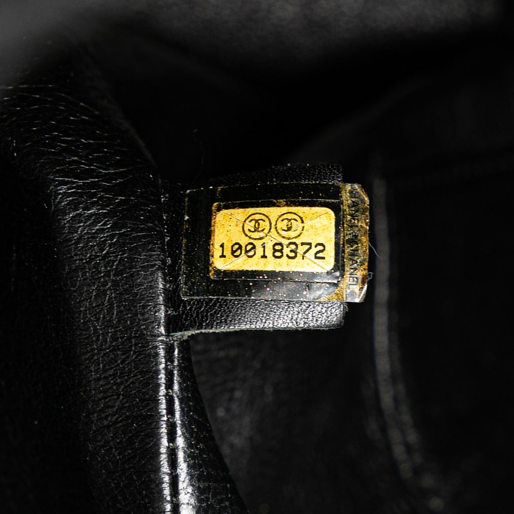 Chanel Caviar Medallion Tote - Detail 1