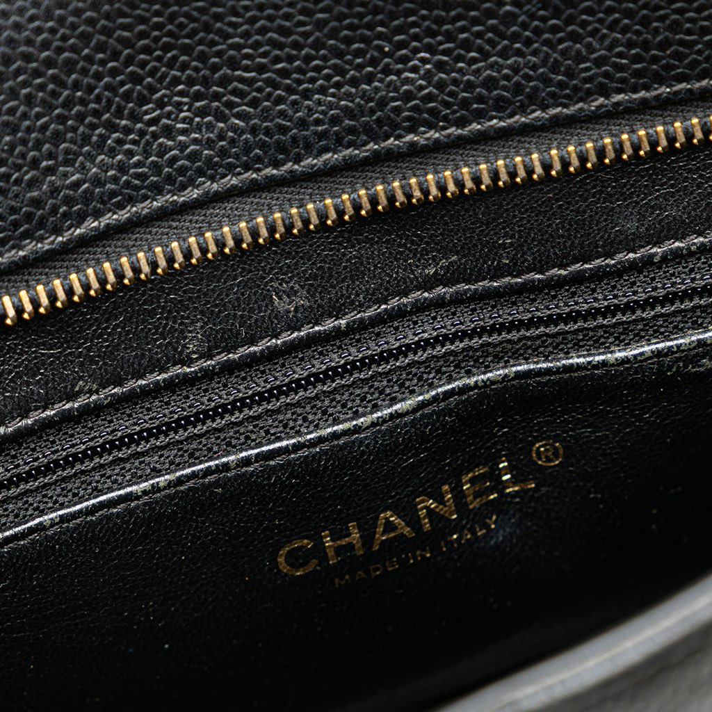 Chanel Caviar Medallion Tote - Detail 2