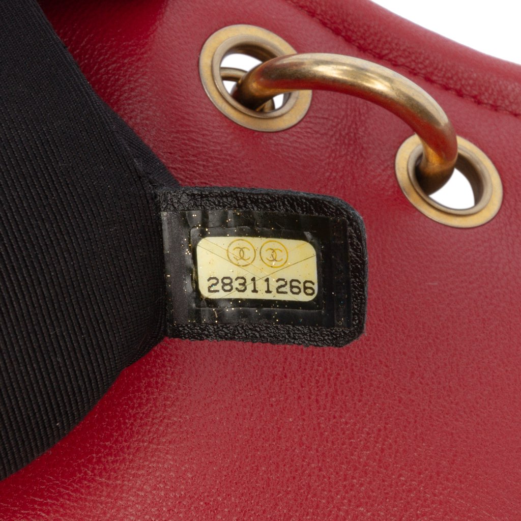 Chanel Small Quilted Lambskin Chain Link Flap - Side view